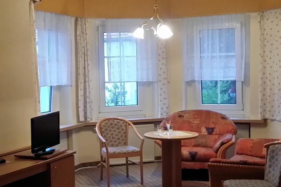 Kurhaus Jonsdorf Hotell Exteriör bild