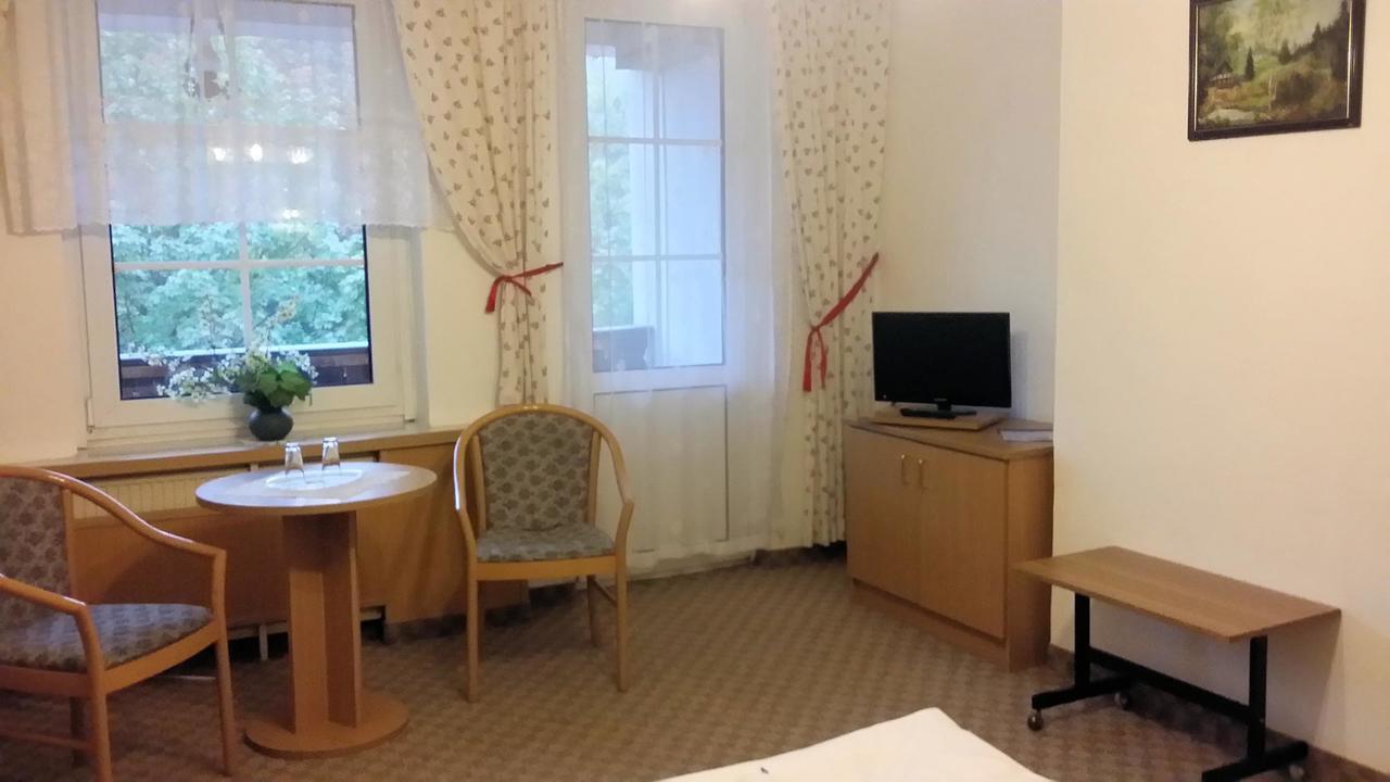 Kurhaus Jonsdorf Hotell Exteriör bild